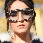 2349072-larissa-manoela-repete-oculos-usados-por-opengraph_1200-1