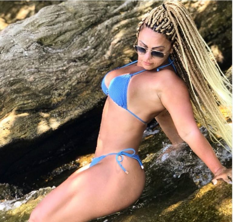 Viviane Ara Jo Posta Foto Na Praia Mostrando Novo Visual Mas Tamanho Do Biqu Ni Rouba A Cena